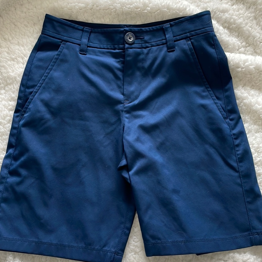Like New UA Under Armour Youth Boys golf short